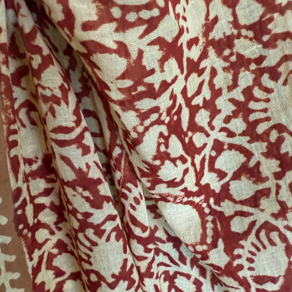 Chic Red and Cream Patterned Wrap Dress